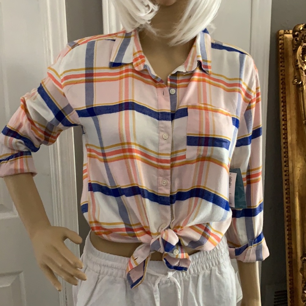 NWT PLAID FLANNEL LONG SLEEVE TOP 👚 - Picture 2 of 4